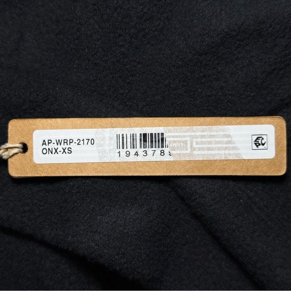 SKIMS Fleece Wrap Jacket in Onyx - Picture 5 of 7